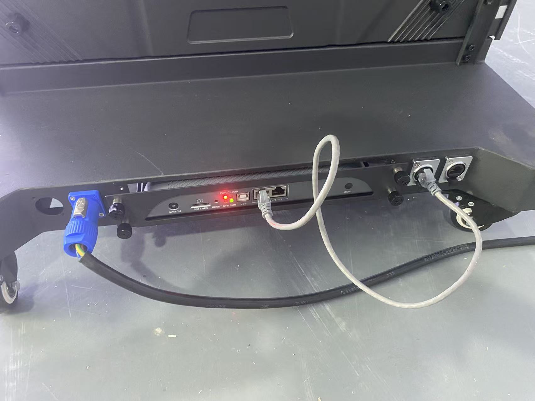 Unscrew-the-screws-on-the-back-of-the-case